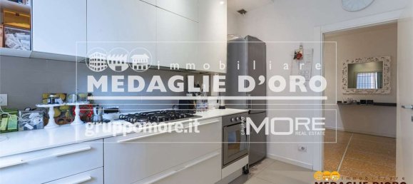 5 bedrooms Apartment in Modena, Italy No. 326395 7