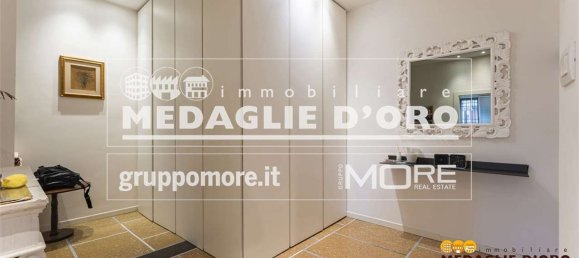 5 bedrooms Apartment in Modena, Italy No. 326395 6