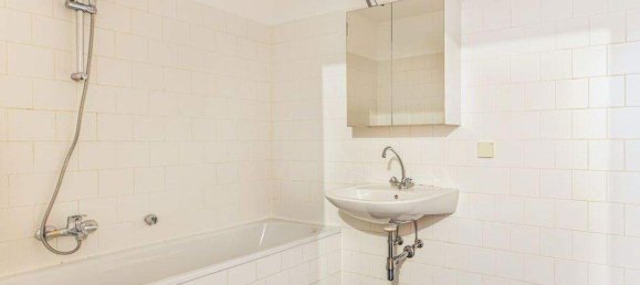 2 rooms Apartment in Favoriten, Austria No. 222993 6