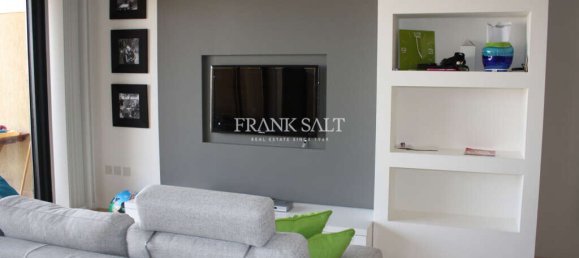 2 bedrooms Penthouse in Marsaskala, Malta No. 6267 3