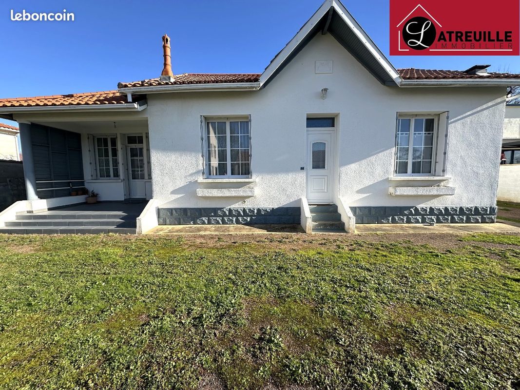 3 bedrooms House in Tesson, France No. 102197