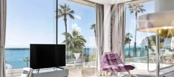 5 bedrooms Villa in Cannes, France No. 246468 9