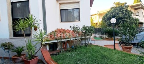 3 bedrooms Villa in Signa, Italy No. 51393 9