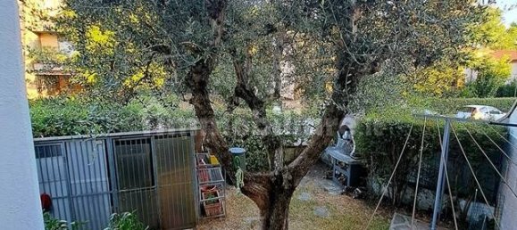 3 bedrooms Villa in Signa, Italy No. 51393 5