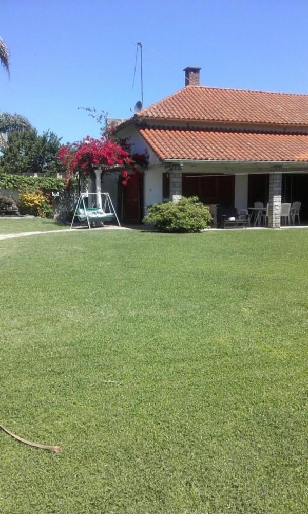 4 bedrooms House in Moron, Argentina No. 59625