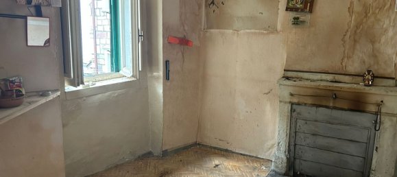 7 rooms House in Capracotta, Italy No. 277429 4