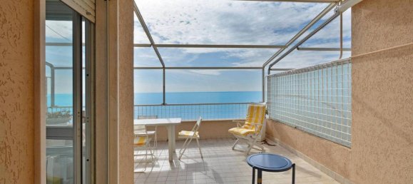 Apartamento de 2 habitaciónes en Ospedaletti, Italy No. 37579 9