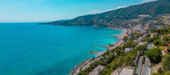 Apartamento de 2 habitaciónes en Ospedaletti, Italy No. 37579 35