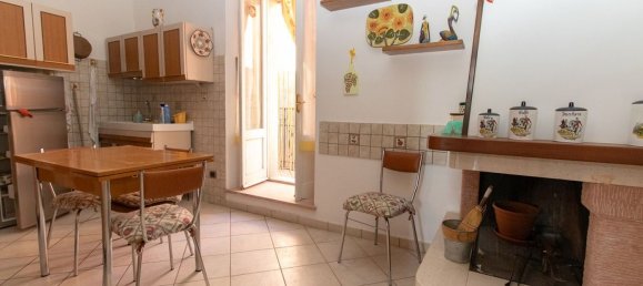 7 rooms House in Alviano, Italy No. 131721 14