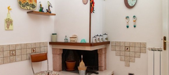 7 rooms House in Alviano, Italy No. 131721 13