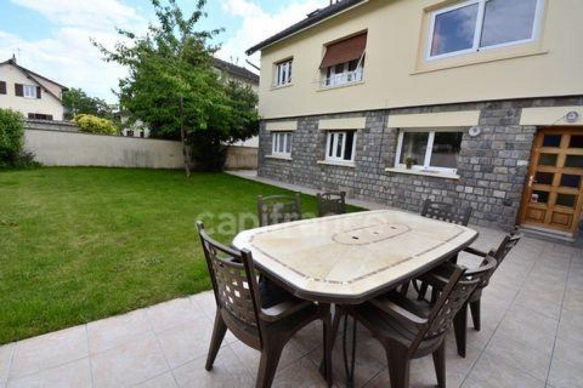 Casa de 6 dormitorios en Gagny, France No. 32754