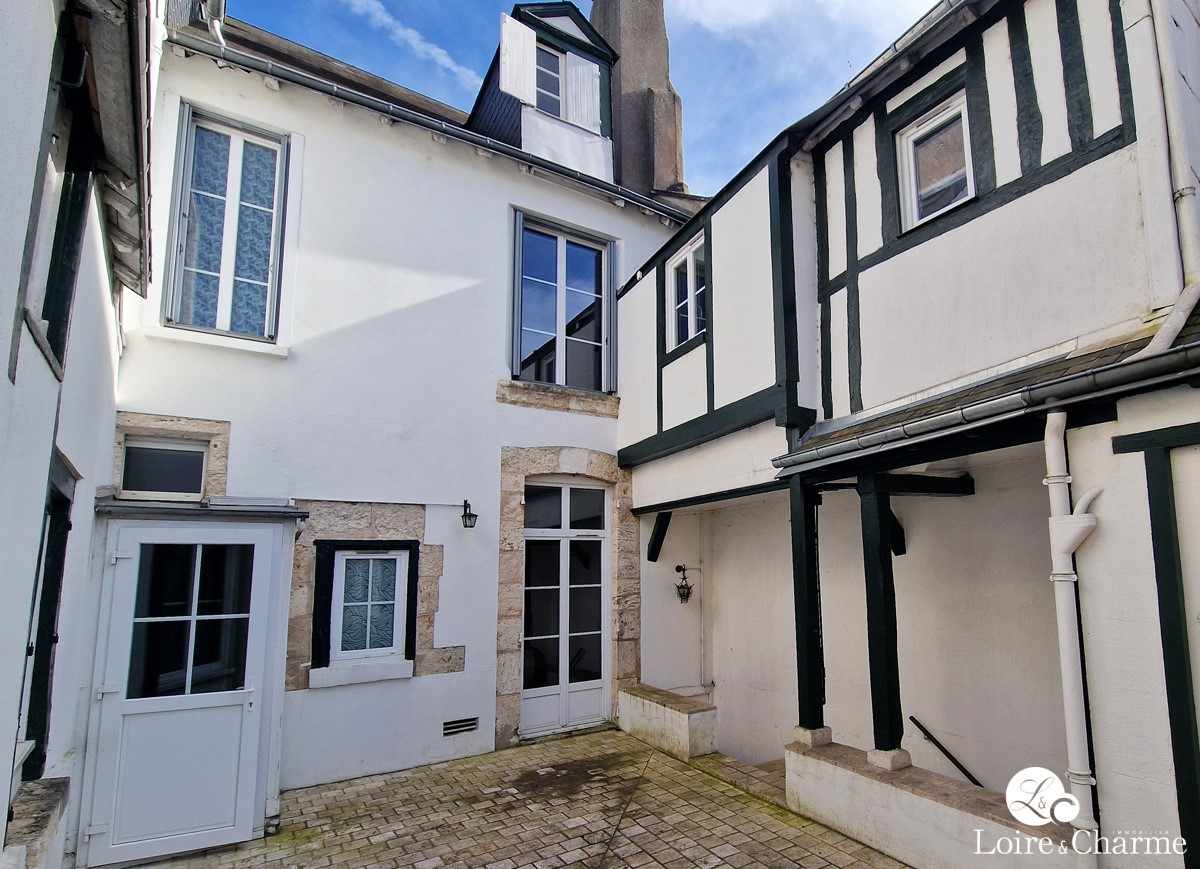 Villa de 3 dormitorios en Blois, France No. 94607