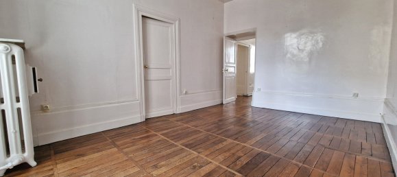 Villa de 3 dormitorios en Blois, France No. 94607 5