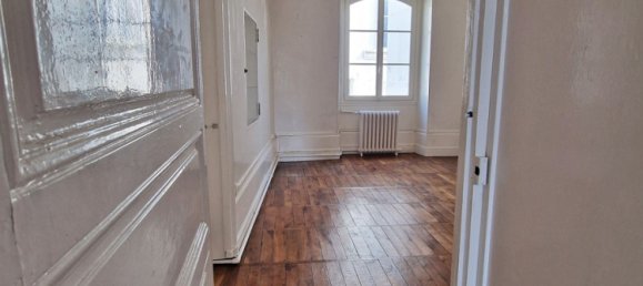 Villa de 3 dormitorios en Blois, France No. 94607 6