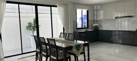 Casa de 5 dormitorios en Pattaya, Thailand No. 71790 9