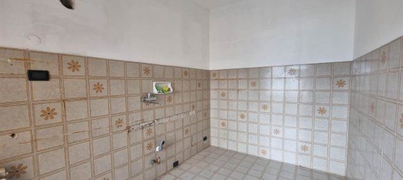 6 rooms Apartment in Busalla, Italy No. 39500 8