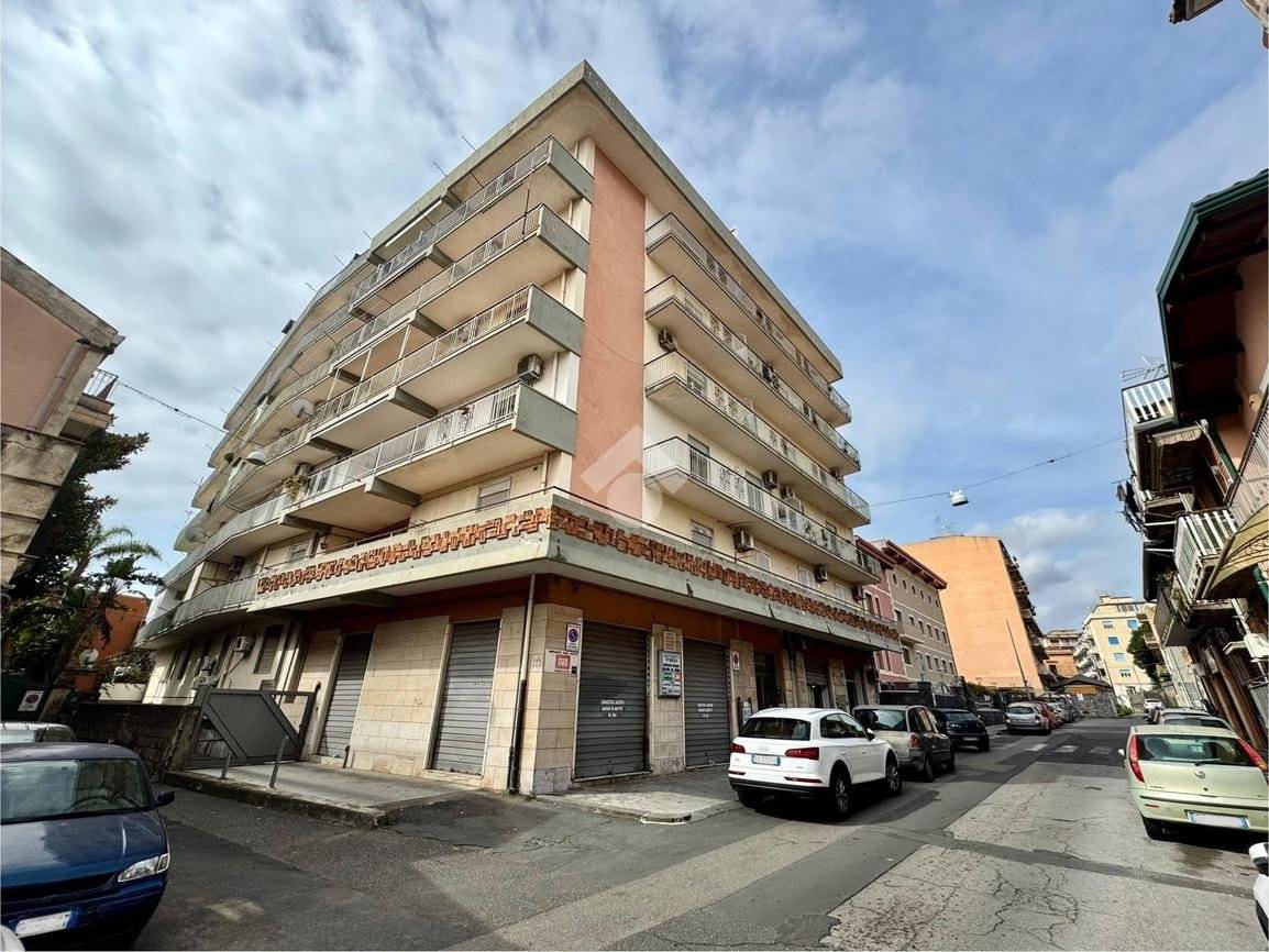 3 bedrooms Apartment in Catania, Italy No. 49511