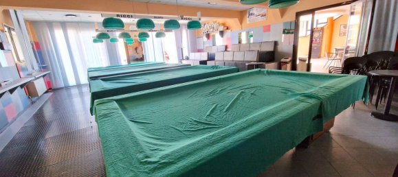 Gewerbliche Immobilie in Pesaro, Italy 540m², Nr. 326174 8