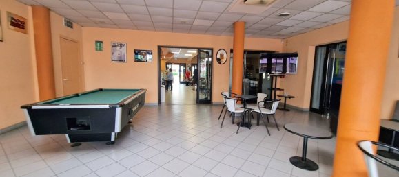 Gewerbliche Immobilie in Pesaro, Italy 540m², Nr. 326174 6