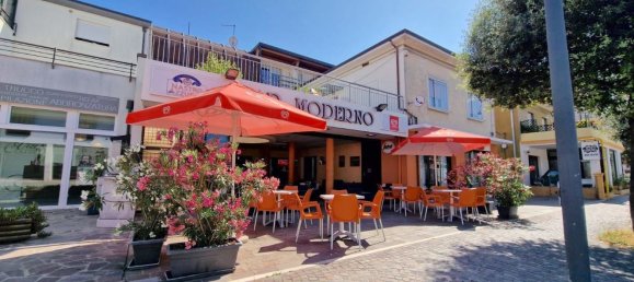 Gewerbliche Immobilie in Pesaro, Italy 540m², Nr. 326174 27