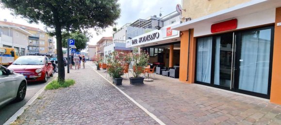 Gewerbliche Immobilie in Pesaro, Italy 540m², Nr. 326174 3