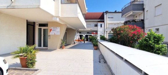 Gewerbliche Immobilie in Pesaro, Italy 540m², Nr. 326174 17