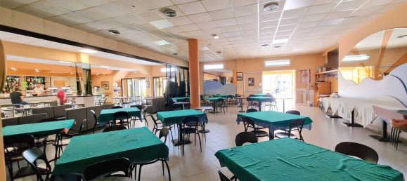 Gewerbliche Immobilie in Pesaro, Italy 540m², Nr. 326174 9