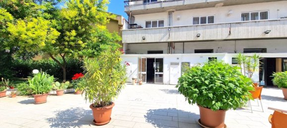Gewerbliche Immobilie in Pesaro, Italy 540m², Nr. 326174 13