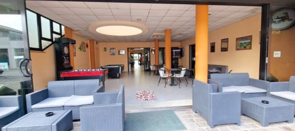 Gewerbliche Immobilie in Pesaro, Italy 540m², Nr. 326174 5