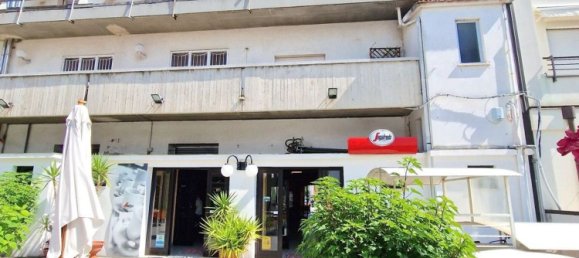 Gewerbliche Immobilie in Pesaro, Italy 540m², Nr. 326174 18