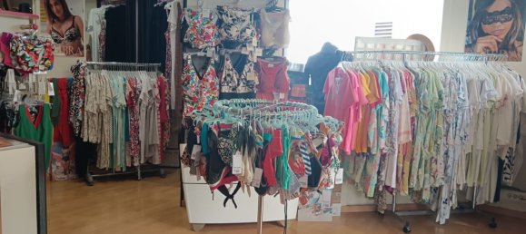 Коммерческая недвижимость 45м² в Мартиг, Франция № 294226 4