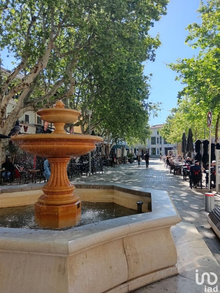 Коммерческая недвижимость 45м² в Мартиг, Франция № 294226