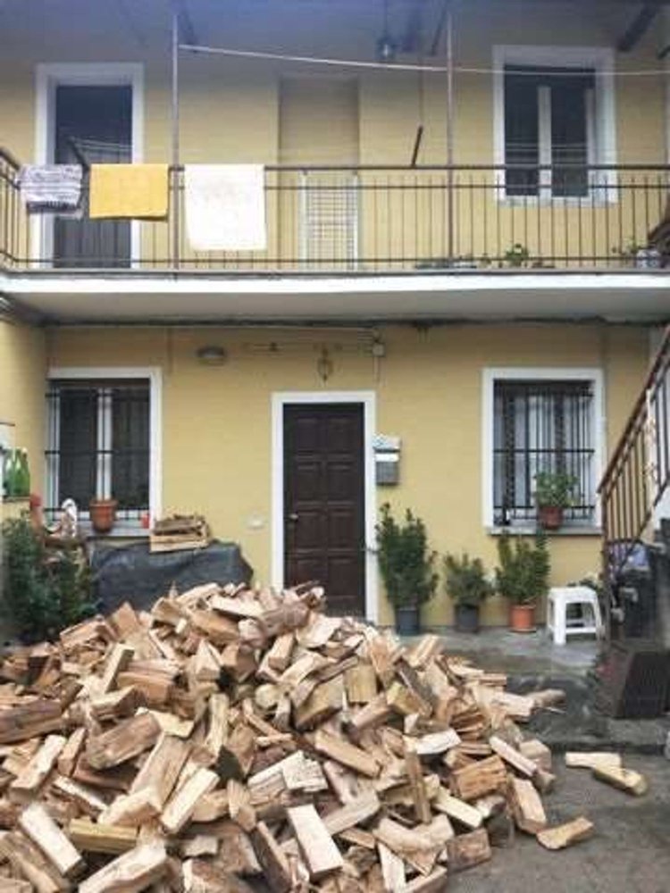 Квартира с 3 комнатами в Сумираго, Италия № 310609