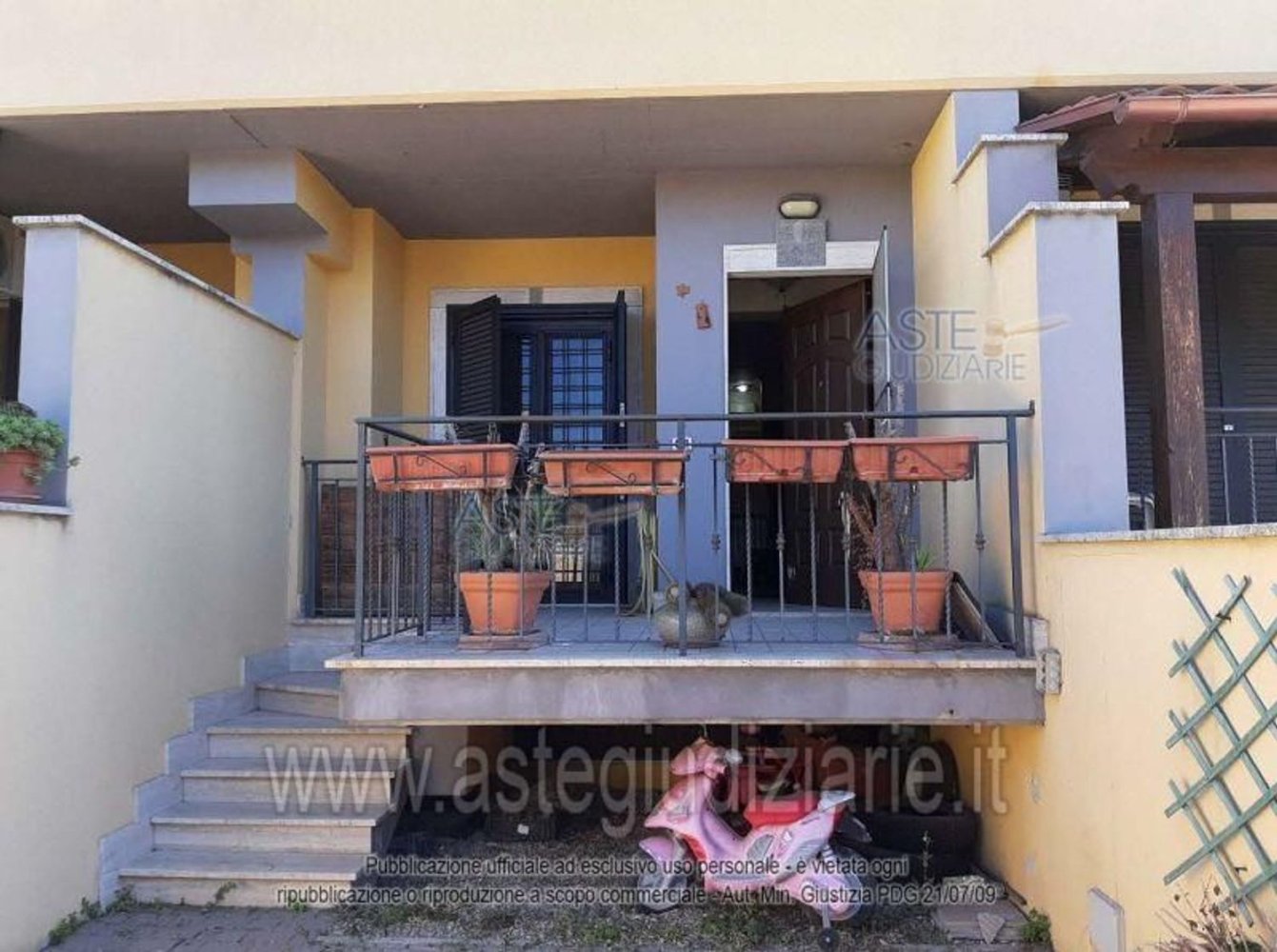 4 rooms Apartment in Rome, Italy No. 200397