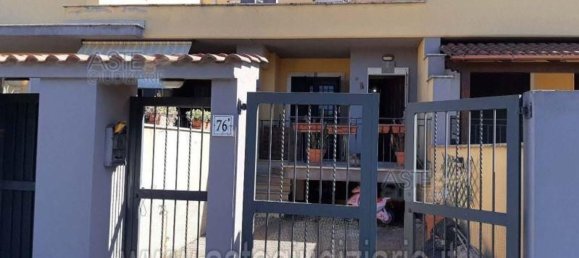 4 rooms Apartment in Rome, Italy No. 200397 3