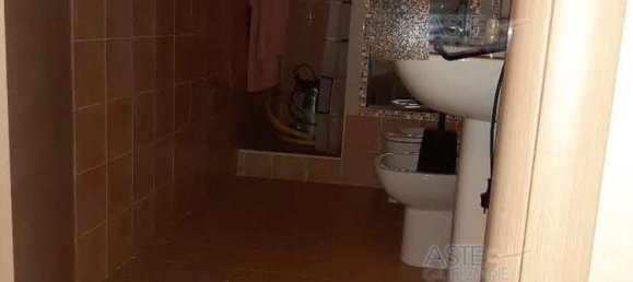 4 rooms Apartment in Rome, Italy No. 200397 7