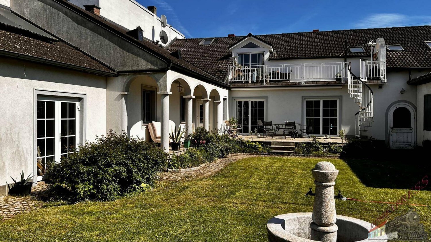 Дом с 13 комнатами в Хауслайтен, Австрия № 186786