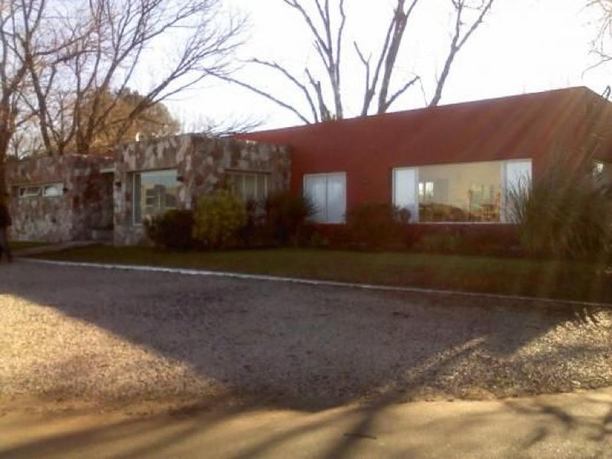 Granja de 3 dormitorios en Pilar, Argentina No. 48627