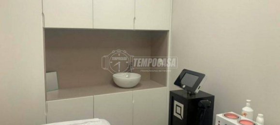 3 rooms Commercial property in Macerata, Italy No. 65550 10