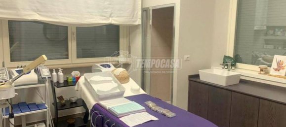 3 rooms Commercial property in Macerata, Italy No. 65550 9