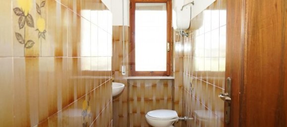 6 rooms Apartment in Gubbio, Italy No. 49313 16