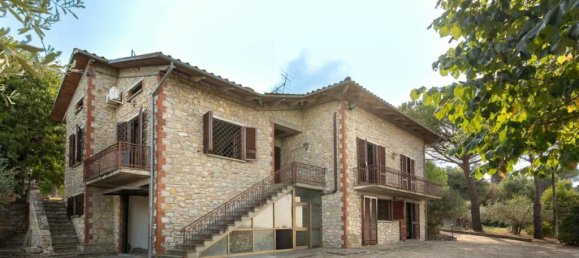 4 bedrooms Villa in Cortona, Italy No. 54135 9