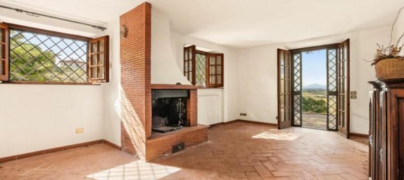 4 bedrooms Villa in Cortona, Italy No. 54135 12