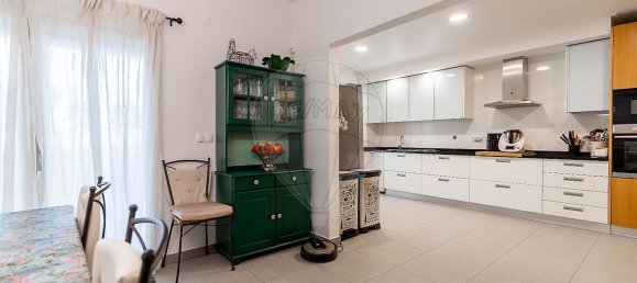 3 bedrooms House in Torres Vedras, Portugal No. 49784 17