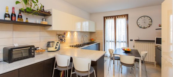 3-Zimmer Doppelhaus in Vanzaghello, Italy, Nr. 25168 13