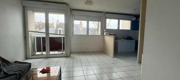 2 chambres Appartement à Saint-Florent-sur-Cher, France No. 77773 2