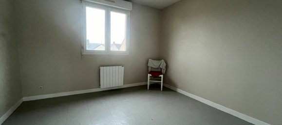 2 chambres Appartement à Saint-Florent-sur-Cher, France No. 77773 5