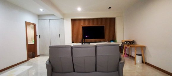 4 bedrooms Commercial property in Pattaya, Thailand No. 328 11