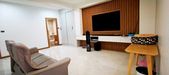 4 bedrooms Commercial property in Pattaya, Thailand No. 328 10