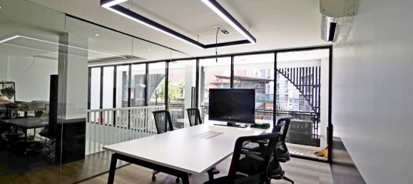 4 bedrooms Commercial property in Pattaya, Thailand No. 328 2